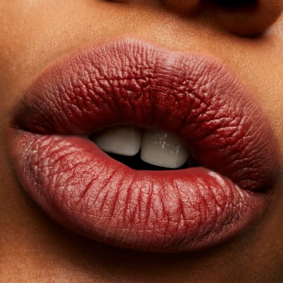 Powder Kiss Lipstick - Devoted to Chili - Picture 3 of 5